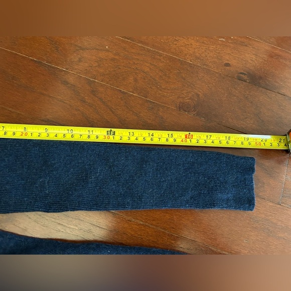 Theory 100% Cashmere Pullover Navy Long Sleeve with Crew Neck size S/P excellent - Picture 6 of 8